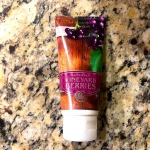Bath & Body Works 🍇 SONOMA VINEYARD BERRIES 🍇 Hand Cream 2oz RETIRED A1